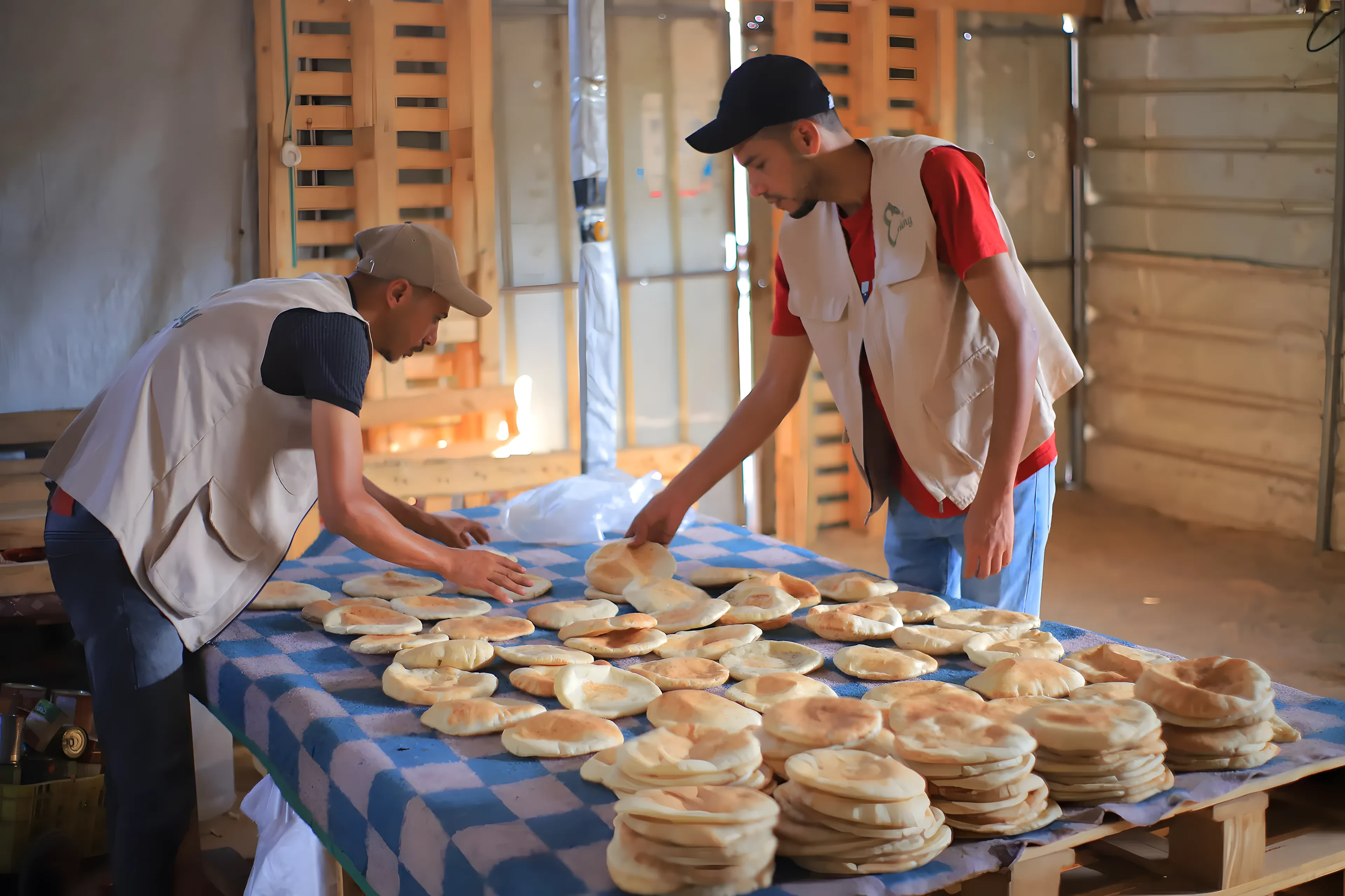 Préparation et distribution de repas.